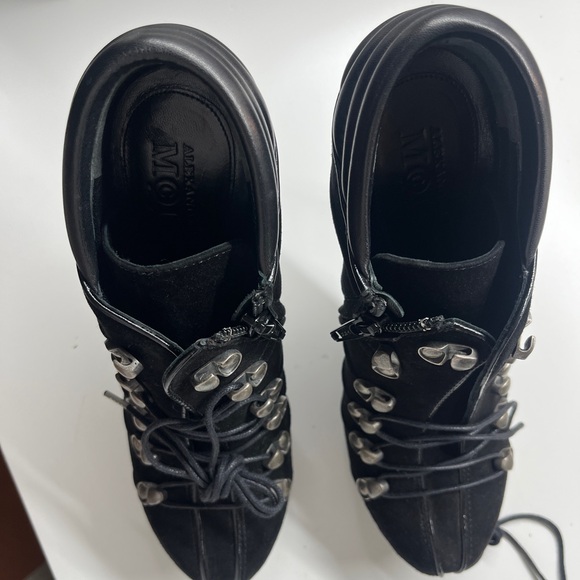 Alexander mcQeen heels new in box - Picture 3 of 8